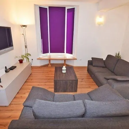 Modernes In Mit Privatem Pool Holiday home *